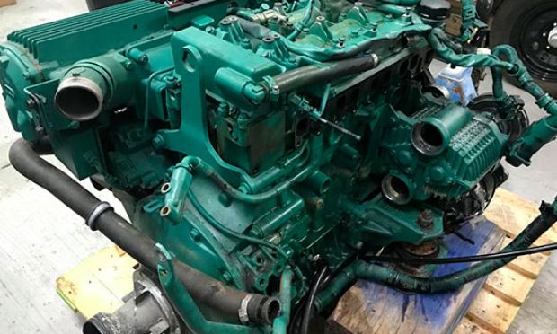 Reparación (mantenimiento correctivo) de un motor intraborda Volvo Penta en Ibiza