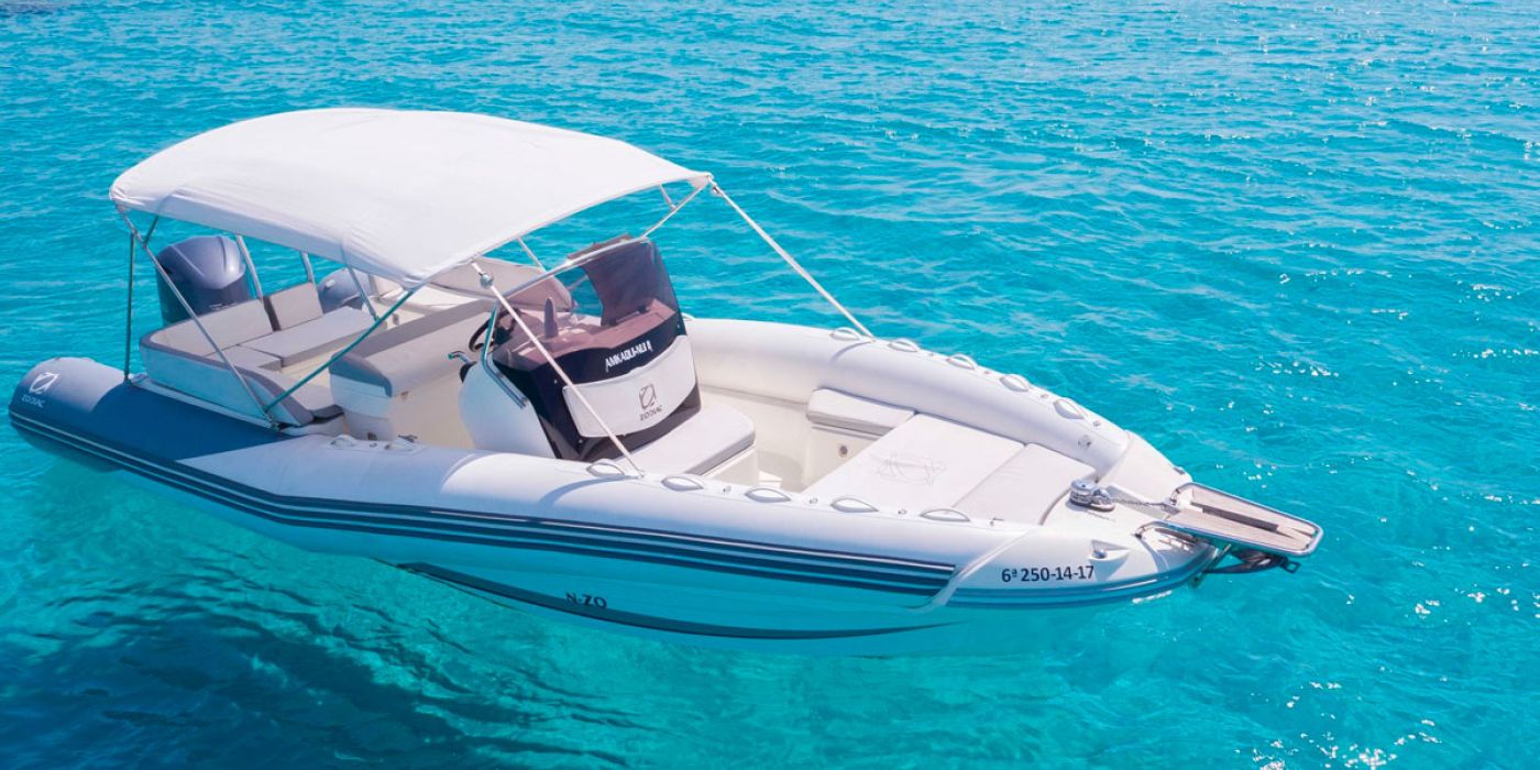 Discover the rental of inflatable boats in Ibiza