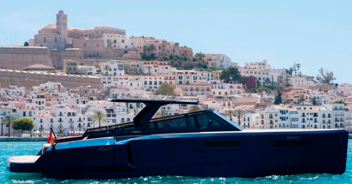 Ibiza boat rental plans
