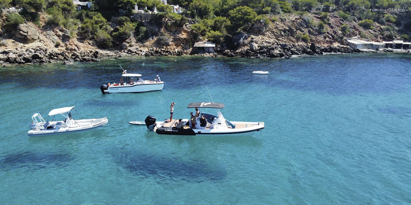 What type of boat to charter in Ibiza?